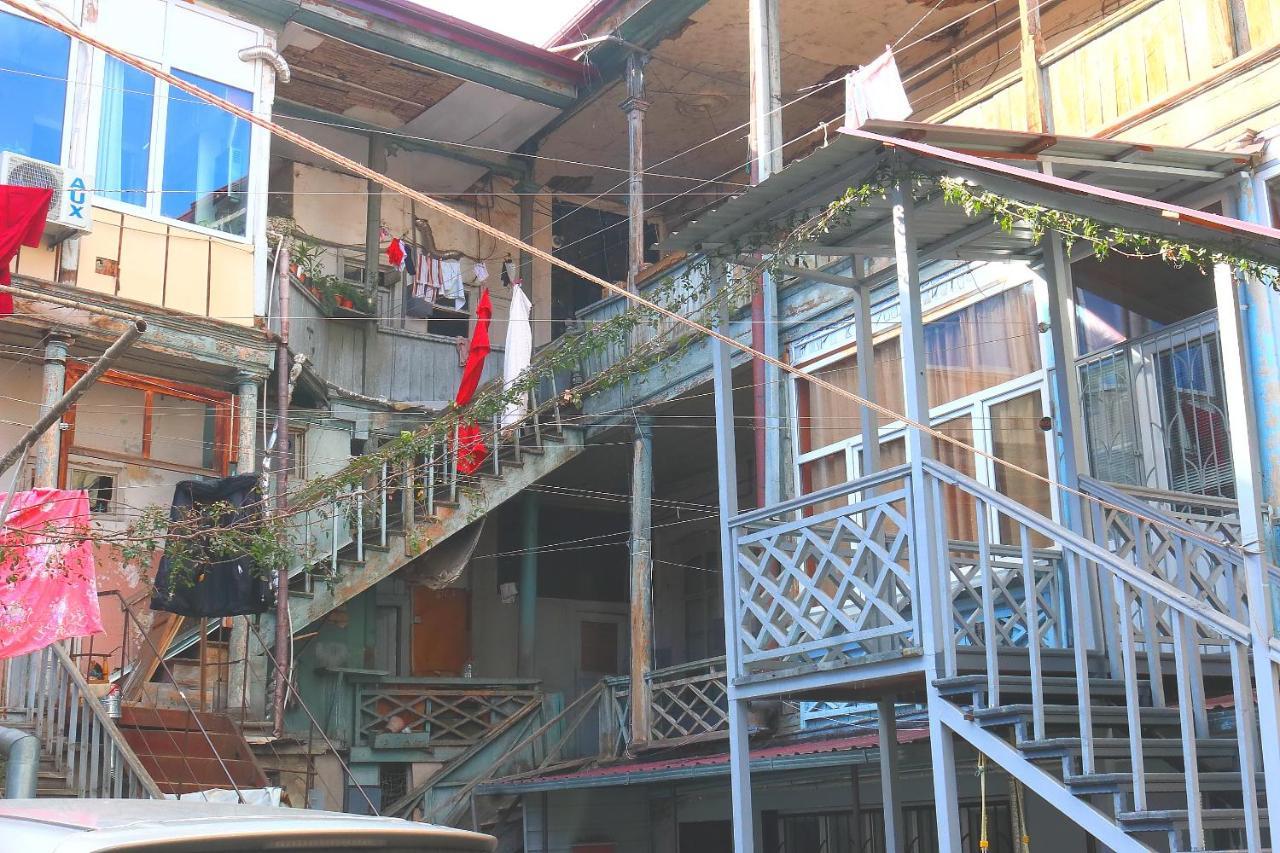 Historical Apartment In Old Tbilisi Eksteriør billede